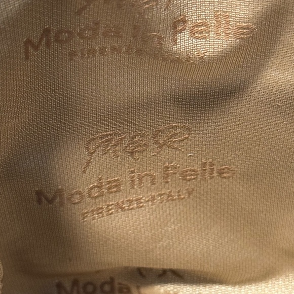 M&R Moda in Pelle Firenze Small Black Everyday Bag - Picture 9 of 16